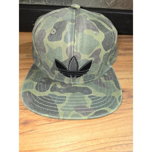 Adidas Black Logo Camo SnapBack Hat - Picture 1 of 6